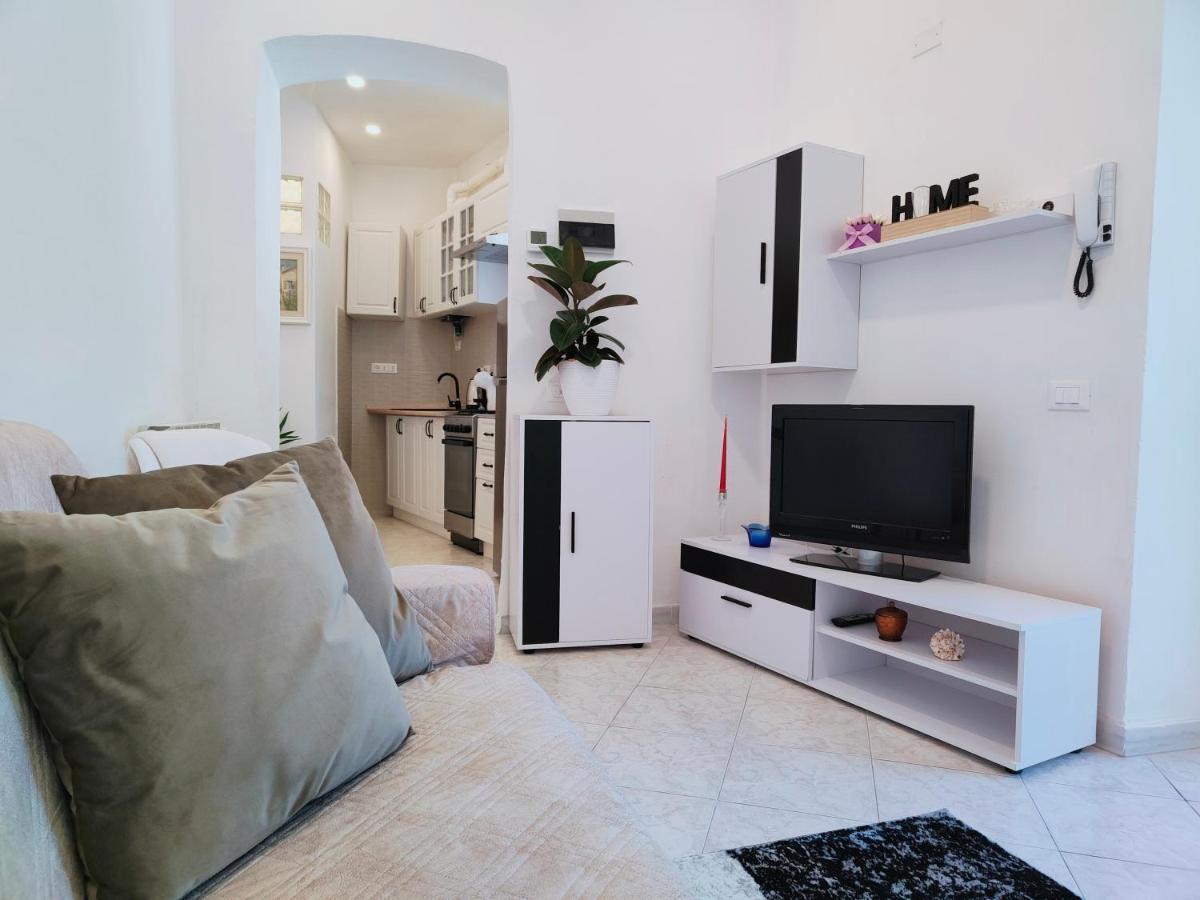 Leni'S House Apartment Специя Екстериор снимка